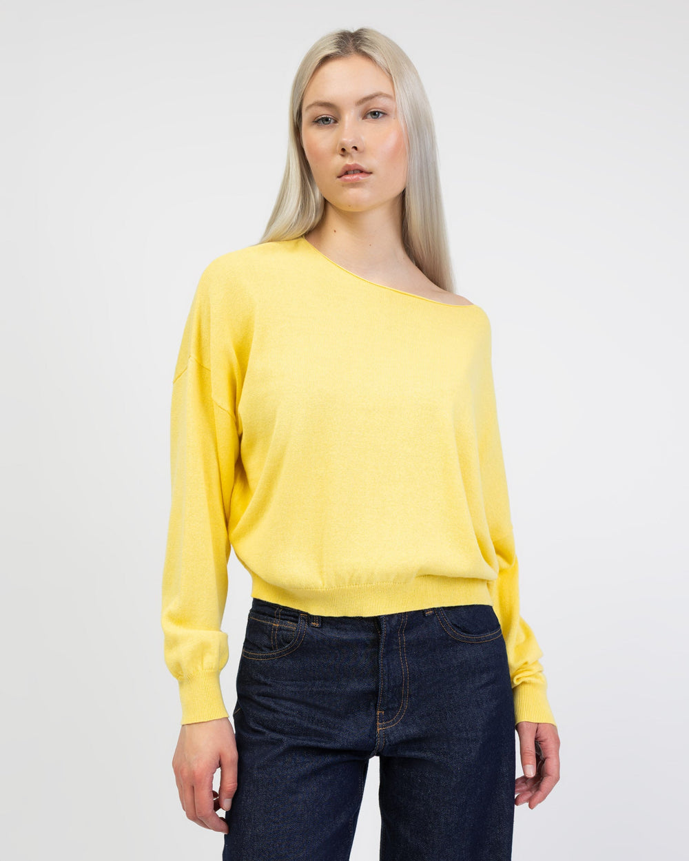 Pullover mit weitem U-Boot-Ausschnitt